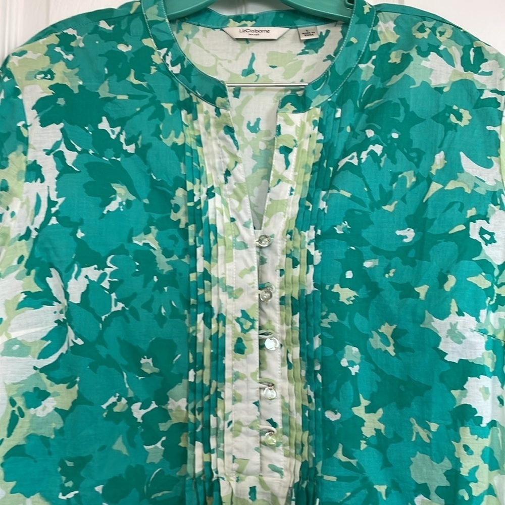 Women’s sz L Liz Claiborne Green/white Floral tunic 3/4 arms w/ elastic cuff